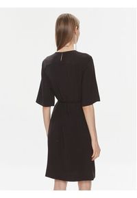 Calvin Klein Sukienka codzienna K20K206375 Czarny Regular Fit. Okazja: na co dzień. Kolor: czarny. Materiał: syntetyk. Typ sukienki: proste. Styl: casual