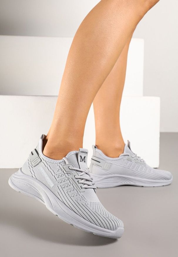 Born2be - Szare Buty Sportowe Sneakersy z Napisami i Tłoczeniem Odalira. Okazja: na co dzień, na spacer. Kolor: szary. Materiał: jeans. Wzór: napisy. Sport: turystyka piesza