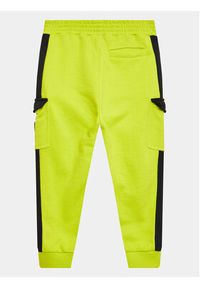Guess Spodnie dresowe N3YQ12 KA6R3 Zielony Regular Fit. Kolor: zielony. Materiał: bawełna #2