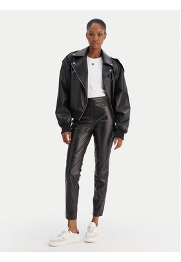 BOSS Spodnie z imitacji skóry C_Taskin 50551469 Czarny Slim Fit. Kolor: czarny. Materiał: skóra