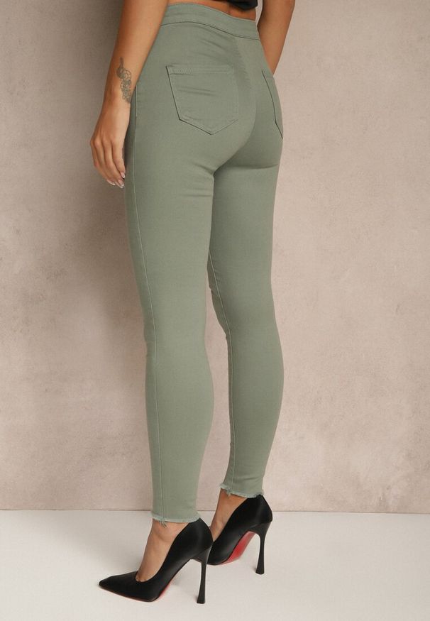 Renee - Ciemnozielone Spodnie z Bawełny o Kroju Skinny Irivella. Okazja: na spotkanie biznesowe. Stan: podwyższony. Kolor: zielony. Materiał: bawełna. Styl: biznesowy, elegancki