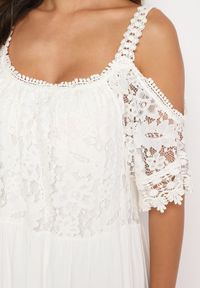 Born2be - Biała Rozkloszowana Wiskozowa Sukienka na Ramiączkach z Koronką Lerika. Okazja: na co dzień. Kolor: biały. Materiał: wiskoza, koronka. Długość rękawa: na ramiączkach. Wzór: koronka. Typ sukienki: rozkloszowane. Styl: elegancki, casual #2