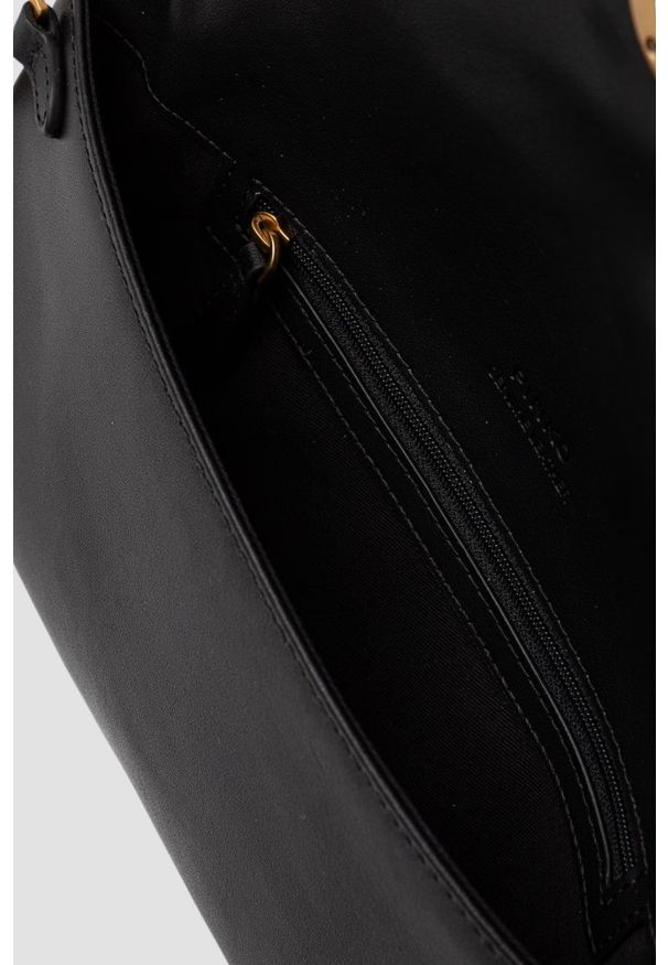 Pinko - PINKO Czarna skórzana damska torebka listonoszka Click Soft Horizontal Classic. Kolor: czarny. Wzór: aplikacja, gładki. Materiał: skórzane. Styl: elegancki, casual