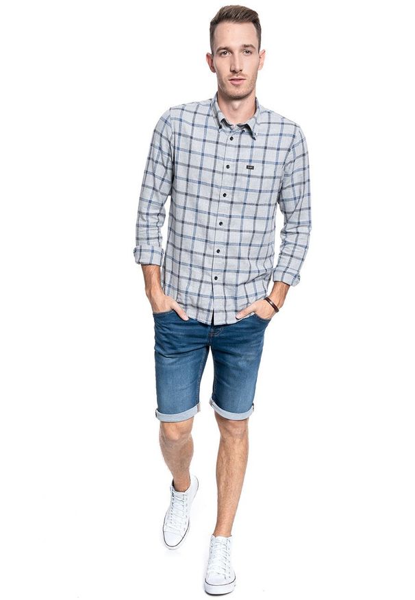 Mustang - MUSTANG CHICAGO SHORT MĘSKIE SZORTY KRÓTKIE SPODENKI DENIM BLUE 1011731 5000 682. Okazja: na co dzień, na spacer. Materiał: denim. Długość: krótkie. Sezon: lato. Styl: klasyczny, elegancki, casual