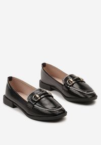 Born2be - Czarne Półbuty Loafersy Ozdobione Klamrą Cyrkoniami i Perforacją Jalessa. Zapięcie: klamry. Kolor: czarny. Materiał: dzianina. Wzór: aplikacja. Sezon: wiosna, jesień. Styl: elegancki #6