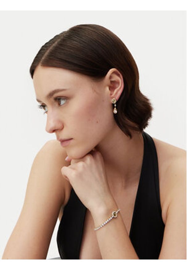 Guess Kolczyki JUBE05 235JW Złoty. Materiał: metalowe. Kolor: złoty