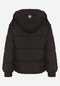 Born2be - Czarna Pikowana Kurtka Puffer z Kapturem z Możliwością Odpięcia Galanea. Okazja: na co dzień. Typ kołnierza: kaptur. Kolor: czarny. Materiał: jeans, poliester. Długość rękawa: długi rękaw. Długość: krótkie. Styl: casual, sportowy #3