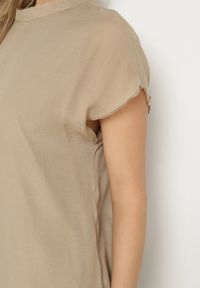 Born2be - Beżowa Sukienka Pudełkowa Ozdobiona Wiązaniem Napelira. Okazja: na co dzień. Kolor: beżowy. Materiał: jeans. Wzór: aplikacja. Styl: klasyczny, casual, elegancki #7