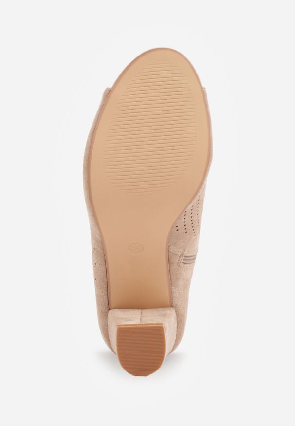 Born2be - Beżowe Ażurowe Sandały Vices na Słupku z Otwartym Noskiem Oliri. Okazja: na co dzień. Nosek buta: otwarty. Zapięcie: zamek. Kolor: beżowy. Wzór: ażurowy. Materiał: zamsz. Obcas: na słupku. Styl: casual, elegancki, boho, klasyczny. Wysokość obcasa: średni