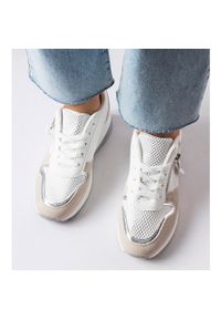 Inna Białe sneakersy na koturnie Fastello. Kolor: biały. Materiał: guma. Obcas: na koturnie #3
