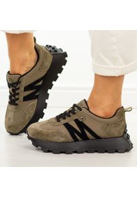 Khaki skórzane sneakersy damskie Vinceza 41520. Okazja: na co dzień. Zapięcie: sznurówki. Kolor: brązowy. Materiał: skóra. Szerokość cholewki: normalna. Sezon: wiosna, jesień. Sport: turystyka piesza #1