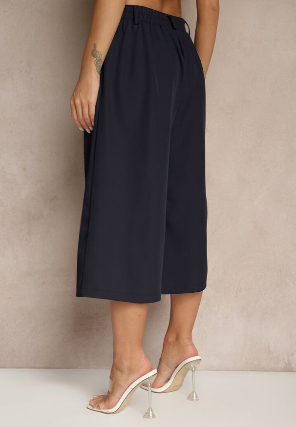 Renee - Granatowe Eleganckie Spodnie Typu Culottes Silunea. Okazja: na co dzień, na spotkanie biznesowe, do pracy. Kolor: niebieski. Styl: elegancki