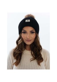 Czapka czarny Peterson PTN HAT-08. Kolor: czarny. Materiał: futro, akryl. Wzór: aplikacja. Sezon: zima. Styl: elegancki