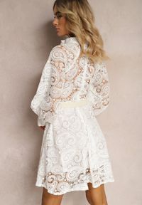 Renee - Biała Sukienka Melliopis. Kolor: biały. Materiał: koronka, tkanina. Wzór: paisley. Styl: elegancki. Długość: mini