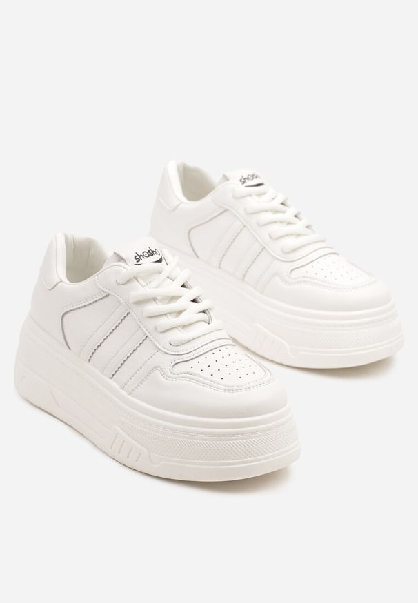 Renee - Białe Sneakersy na Platformie Ozdobione Paskami i Perforacją Fonadel. Okazja: na co dzień. Zapięcie: pasek. Kolor: biały. Materiał: jeans. Wzór: aplikacja. Obcas: na platformie