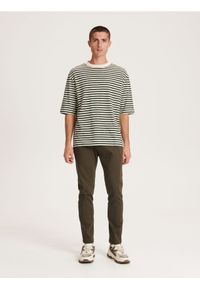 Reserved - Spodnie chino slim fit - zielony. Kolor: zielony. Materiał: tkanina, bawełna #1