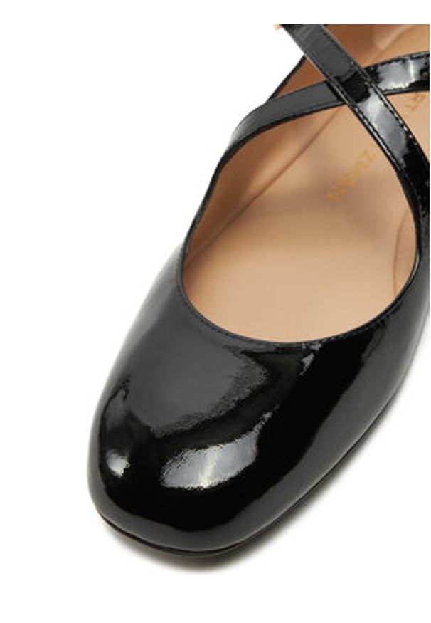 Stuart Weitzman Baleriny Clem Flat SK070 Czarny. Kolor: czarny. Materiał: skóra, lakier