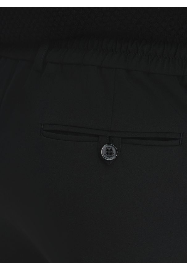 Pako Lorente - PAKO LORENTE – Czarne spodnie męskie. Kolor: czarny. Materiał: elastan, nylon. Wzór: gładki. Sezon: zima, jesień. Styl: klasyczny