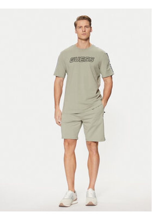Guess Szorty sportowe Z2YD02 K6ZS1 Zielony Loose Fit. Kolor: zielony. Materiał: bawełna. Styl: sportowy