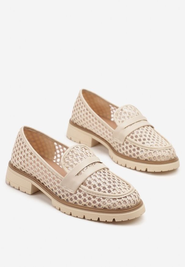 Born2be - Beżowe Mokasyny Ozdobione Ażurową Cholewką Uliorela. Okazja: na co dzień. Kolor: beżowy. Materiał: jeans. Szerokość cholewki: normalna. Wzór: aplikacja, ażurowy. Styl: klasyczny, elegancki, casual