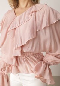 Born2be - Różowa Bluzka Elegancka z Falbanami z Rozszerzanymi Rękawami Irintora. Okazja: na co dzień. Kolor: różowy. Materiał: jeans. Długość: długie. Styl: elegancki #2