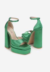 Born2be - Zielone Sandały Ballou. Nosek buta: otwarty. Zapięcie: pasek. Kolor: zielony. Materiał: materiał. Wzór: gładki. Obcas: na platformie #5