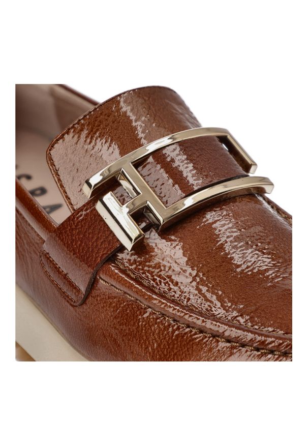 Brązowe Półbuty Hispanitas Mokasyny Premium. Okazja: na co dzień, na spacer. Zapięcie: klamry. Kolor: brązowy. Materiał: lakier, skóra. Styl: elegancki, klasyczny, casual