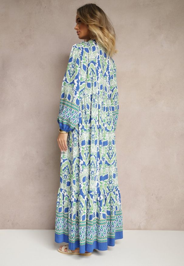 Renee - Niebiesko-Zielona Rozkloszowana Sukienka w Ornamentalny Wzór Zdobiona Wiązaniem z Frędzlami Ridira. Okazja: na co dzień, na imprezę. Typ kołnierza: dekolt w kształcie V. Kolor: niebieski. Wzór: aplikacja. Typ sukienki: proste. Styl: casual, elegancki