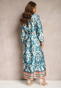 Renee - Niebieska Pudełkowa Sukienka Satynowa z Paskiem w Talii w Ornamentalny Print Tarosa. Kolor: niebieski. Materiał: satyna. Wzór: nadruk #2