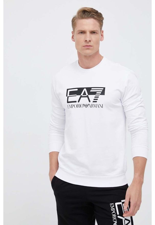 EA7 Emporio Armani bluza bawełniana męska kolor biały z nadrukiem. Kolor: biały. Materiał: bawełna. Wzór: nadruk. Styl: klasyczny