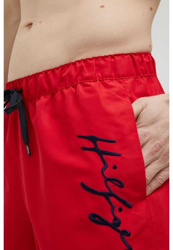 TOMMY HILFIGER - Tommy Hilfiger szorty kąpielowe kolor czerwony. Kolor: czerwony. Materiał: poliester. Wzór: aplikacja