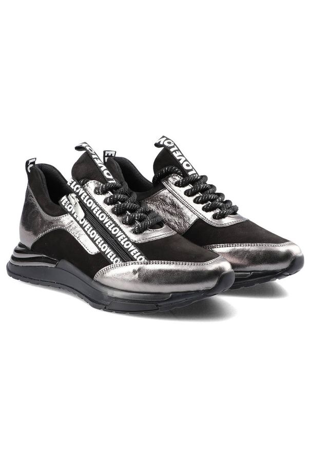 Sneakersy damskie Artiker, wykonane z połączenia materiałów o gładkiej i metalicznej powierzchni z klasycznym sznurowaniem, srebrne, 47C433. Okazja: na co dzień. Zapięcie: sznurówki. Kolor: srebrny. Materiał: materiał. Szerokość cholewki: normalna. Wzór: gładki. Styl: klasyczny