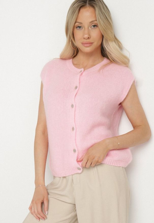 Born2be - Różowa Kamizelka z Dzianiny z Moherem Zapinana na Guziki Voquira. Okazja: na co dzień. Kolor: różowy. Materiał: moher, dzianina. Styl: elegancki, casual