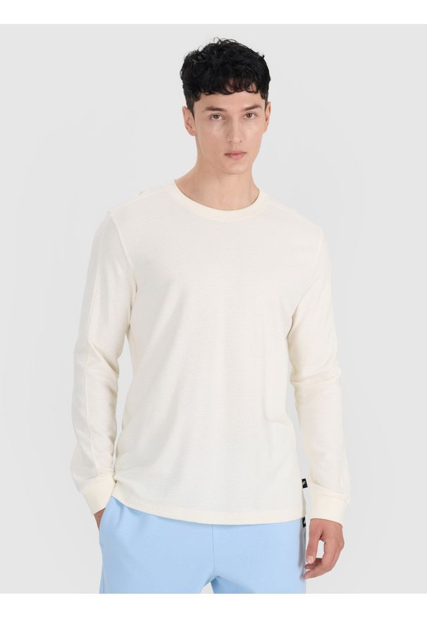4f - 4F Longsleeve oversize gładki męski - biały M. Okazja: na co dzień. Kolor: biały. Materiał: dzianina, poliester, bawełna, materiał. Długość rękawa: długi rękaw. Długość: długie. Wzór: gładki. Styl: casual, sportowy, klasyczny, street, elegancki