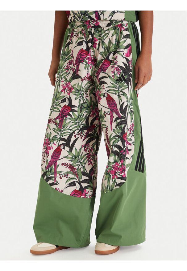 Adidas - adidas Spodnie dresowe Farm Rio Premium KD4642 Zielony Loose Fit. Kolor: zielony. Materiał: syntetyk