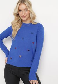 Born2be - Niebieski Sweter z Kaszmirem i Naszywkami w Serca Juviena. Kolor: niebieski. Materiał: kaszmir. Wzór: aplikacja #3