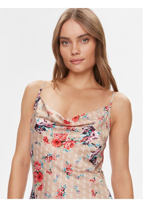 Guess Sukienka koktajlowa W3GK85 WD8G2 Beżowy Regular Fit. Kolor: beżowy. Materiał: syntetyk. Styl: wizytowy