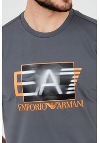 EA7 Emporio Armani - EA7 Szary t-shirt z holograficznym logo. Kolor: szary #3