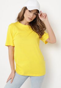 Born2be - Żółta Koszulka Avonmora. Kolor: żółty. Materiał: bawełna, jeans, dzianina. Długość rękawa: krótki rękaw. Długość: krótkie. Wzór: gładki #5