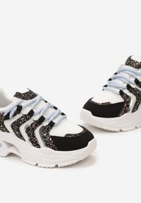 Born2be - Biało-Czarne Sneakersy na Platformie z Brokatowymi Wstawkami Flenai. Kolor: biały. Wzór: aplikacja. Obcas: na platformie #5