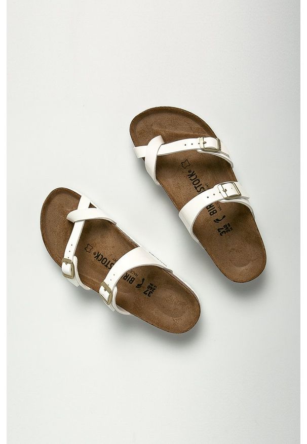 Birkenstock - Klapki Mayari. Kolor: biały. Materiał: skóra, guma, materiał. Wzór: gładki. Obcas: na obcasie. Wysokość obcasa: niski