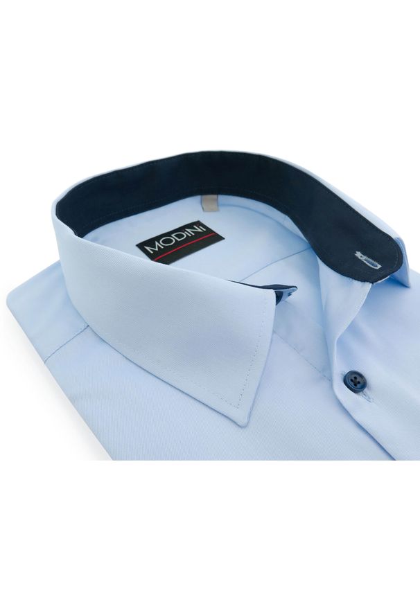 Modini - Błękitna koszula z krótkim rękawem MK10. Kolor: niebieski. Materiał: bawełna, poliester, tkanina. Długość rękawa: krótki rękaw. Długość: krótkie. Styl: klasyczny