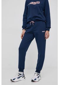Prosto. - Prosto spodnie dresowe MIDRE damskie kolor granatowy gładkie. Kolor: niebieski. Materiał: dresówka. Wzór: gładki