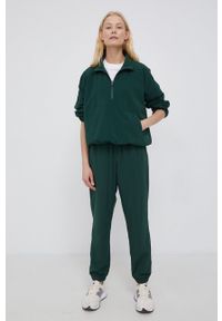 GAP Spodnie dwustronne damskie kolor zielony joggery medium waist. Kolor: zielony. Materiał: materiał #3