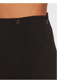 Nissa Spodnie materiałowe P13341 Czarny Regular Fit. Kolor: czarny. Materiał: syntetyk, materiał
