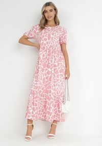 Born2be - Różowa Rozkloszowana Sukienka Maxi z Falbanką na Dole Zeanna. Kolor: różowy. Długość rękawa: krótki rękaw. Sezon: wiosna, lato. Styl: klasyczny. Długość: maxi #3