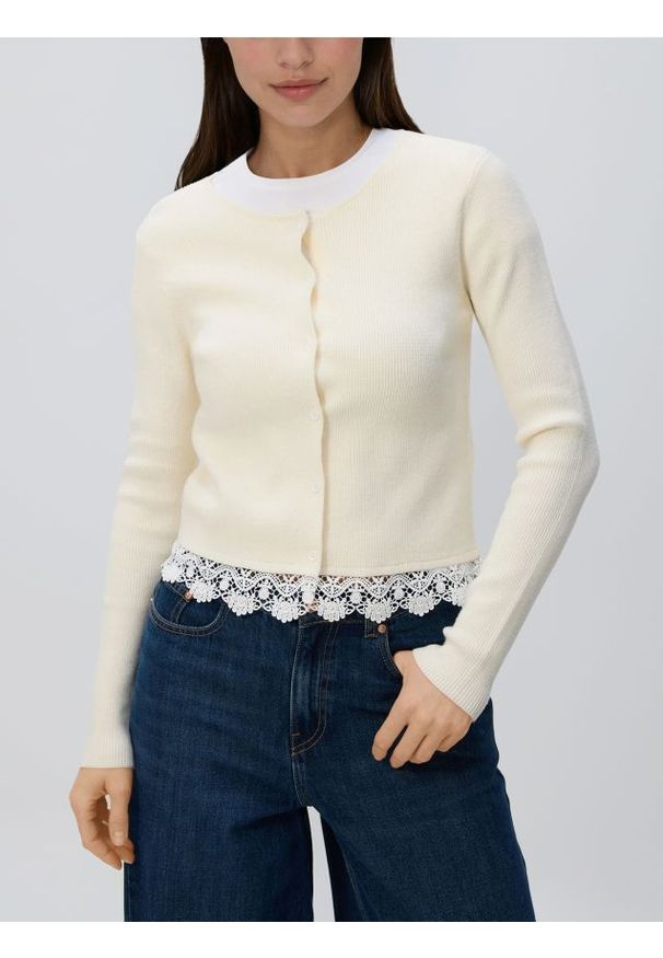 Reserved - Kardigan z koronką - kremowy. Kolor: kremowy. Materiał: koronka. Wzór: koronka