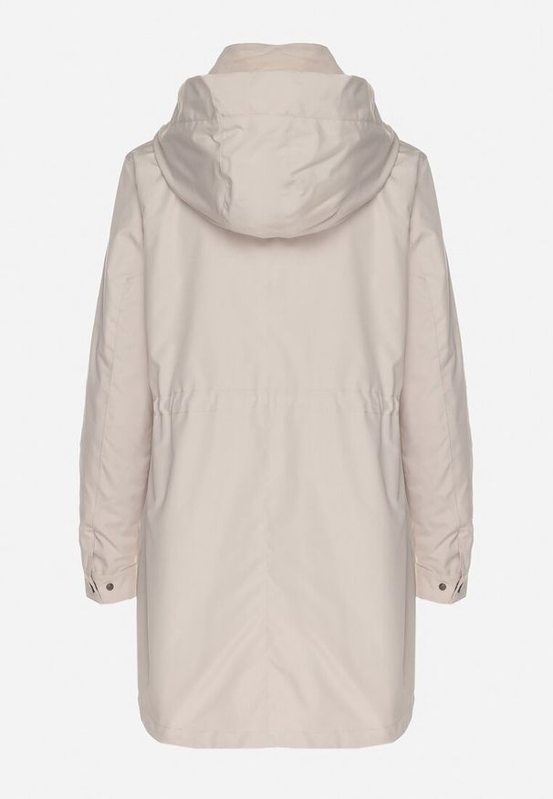 Born2be - Jasnobeżowa Kurtka Parka ze Sznurkiem w Talii i Kapturem Teridi. Okazja: na co dzień. Kolor: beżowy. Materiał: jeans. Długość rękawa: długi rękaw. Długość: długie. Styl: casual, elegancki
