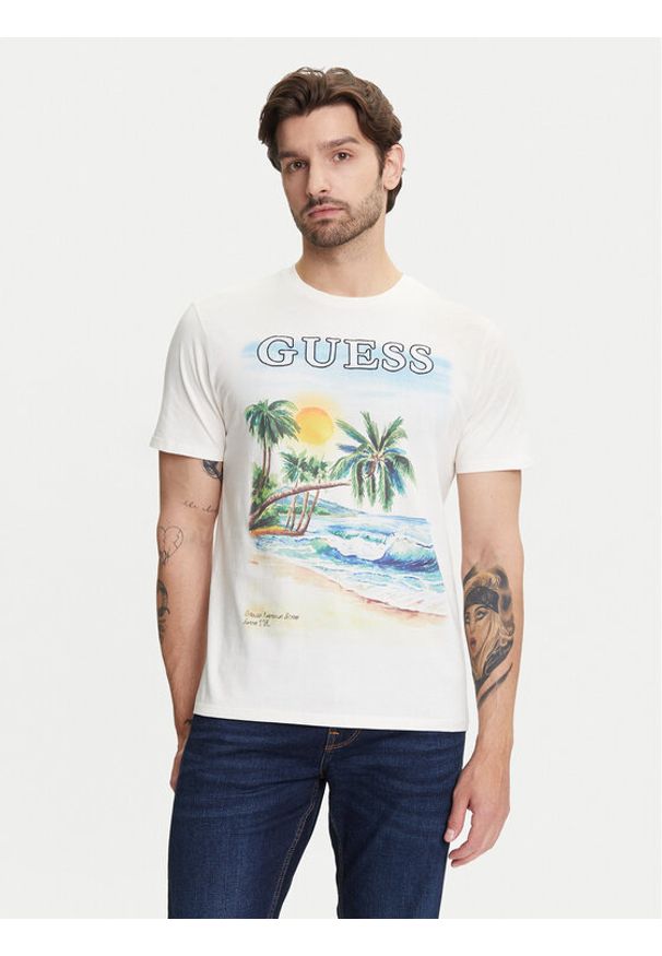 Guess T-Shirt M5YI38 KBW41 Écru Regular Fit. Materiał: bawełna