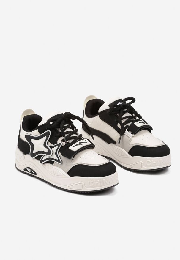 Born2be - Beżowo-Czarne Sneakersy na Grubej podeszwie z Zapięciem na Rzep i Aplikacją na Boku Arforina. Okazja: na co dzień. Nosek buta: okrągły. Zapięcie: rzepy. Kolor: beżowy. Materiał: materiał, jeans. Wzór: aplikacja. Obcas: na obcasie. Wysokość obcasa: niski